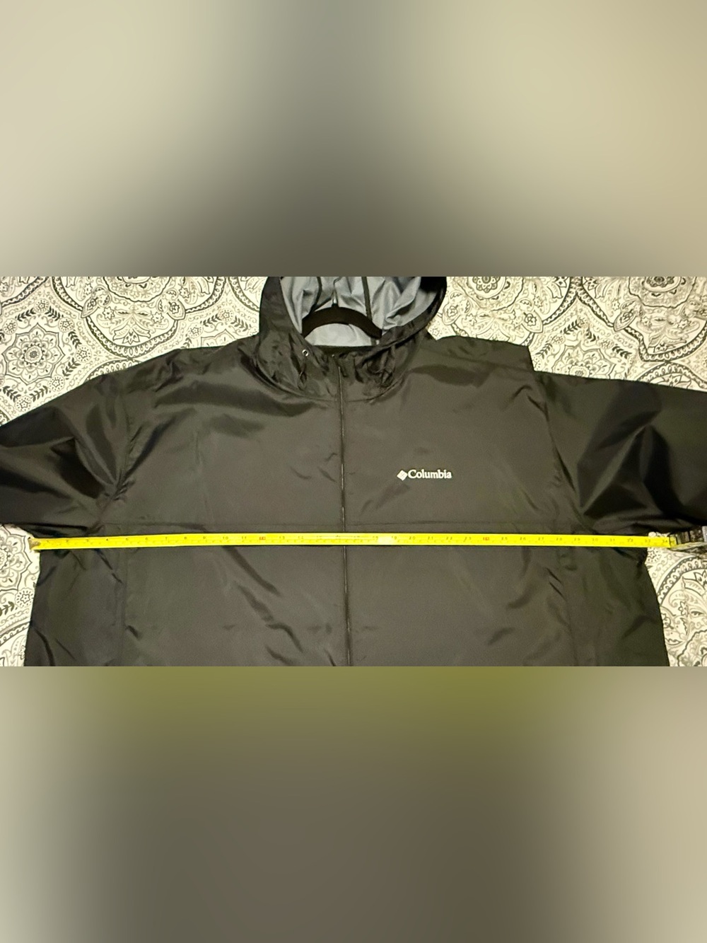 Columbia Big Delta hooded windbreaker jacket in black